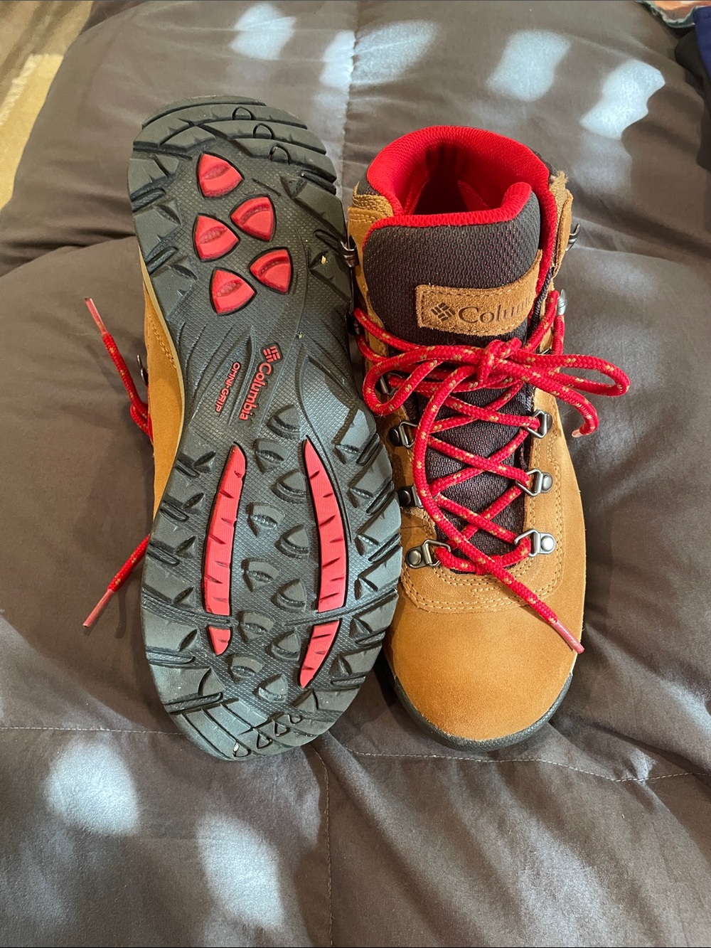 Columbia tan and red hiking boots - Picture 2 of 2